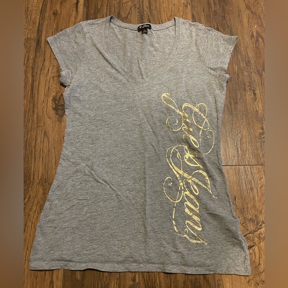 Guess Jeans gold V neck T shirt - Picture 1 of 3